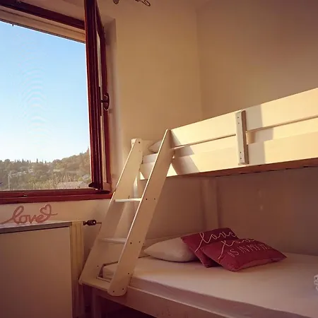 Apartamento With A Parking Space Zrnovo, Korcula - 19604 *